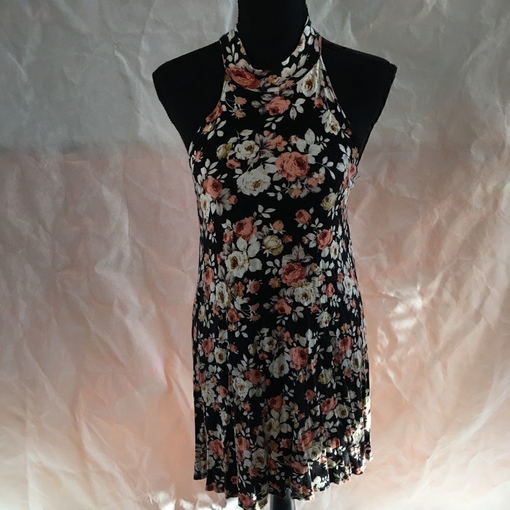 Flowy Vibe sz M dress Flower pattern choker top